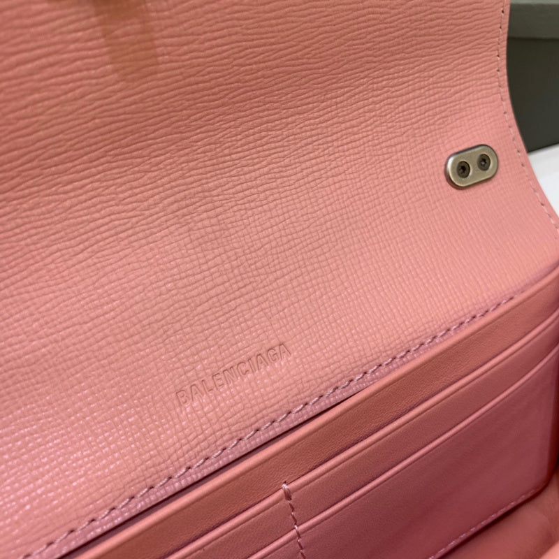 Sleek Premium PU Leather Handbag - Refined Silhouette | Women's Premium Handbag #423 - texture close-up (image 9) of designer-inspired handbag