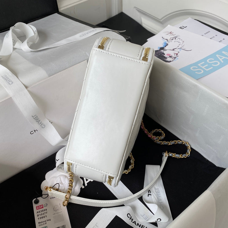 women's handbag, mid design, view 3