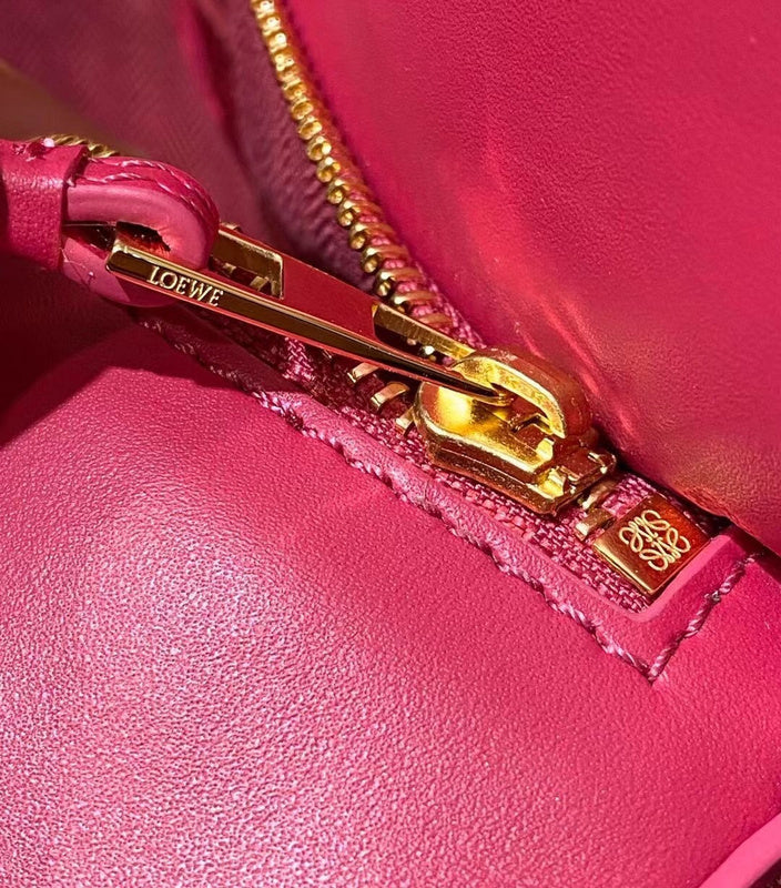 Ziva's Charm handbag – full view (24cm*16.5cm*10.5cm)