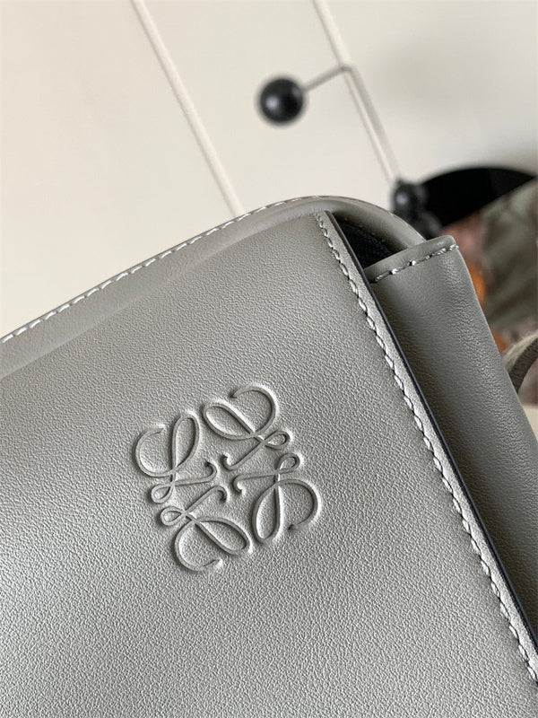 Ziva's Charm handbag – lifestyle view (23cm*18cm*9cm)