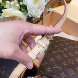  Effortless tote bag carried on shoulder 10