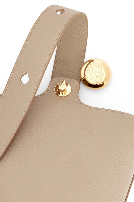 Ziva's Charm handbag – interior view (16cm*16cm*19.5cm)