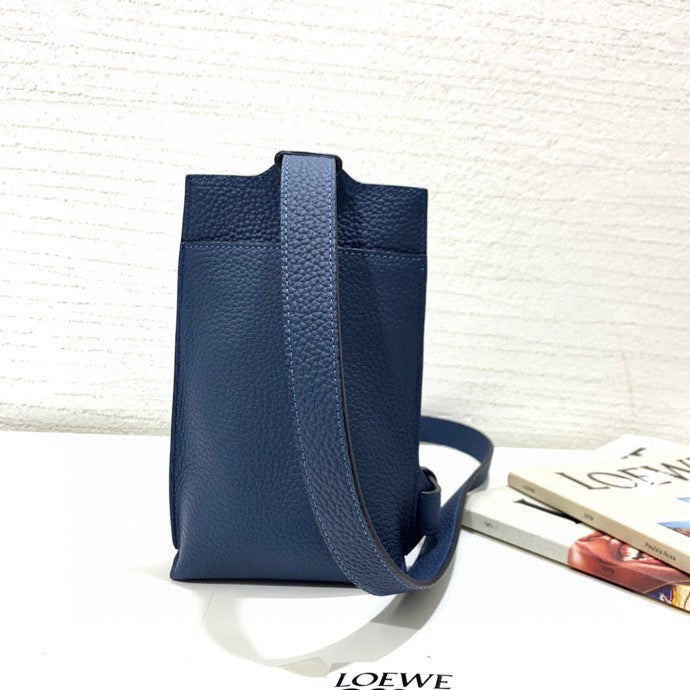 Ziva's Charm handbag – close-up view (22cm*6.5cm*13cm)