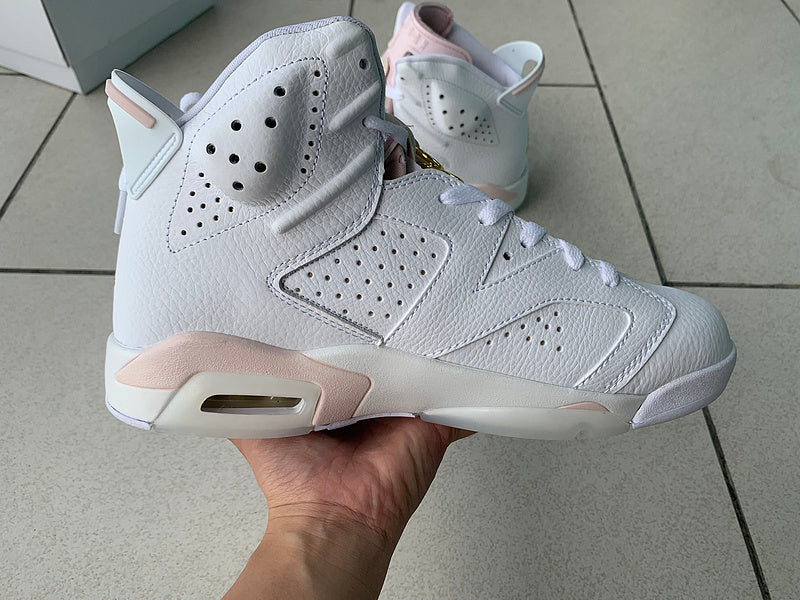 Nike Men's & Women's Luxury Low-Top Trainers — Style 177 front view