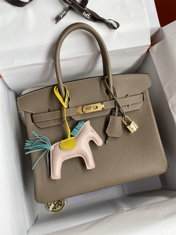 Minimalist handbag styled for everyday wear