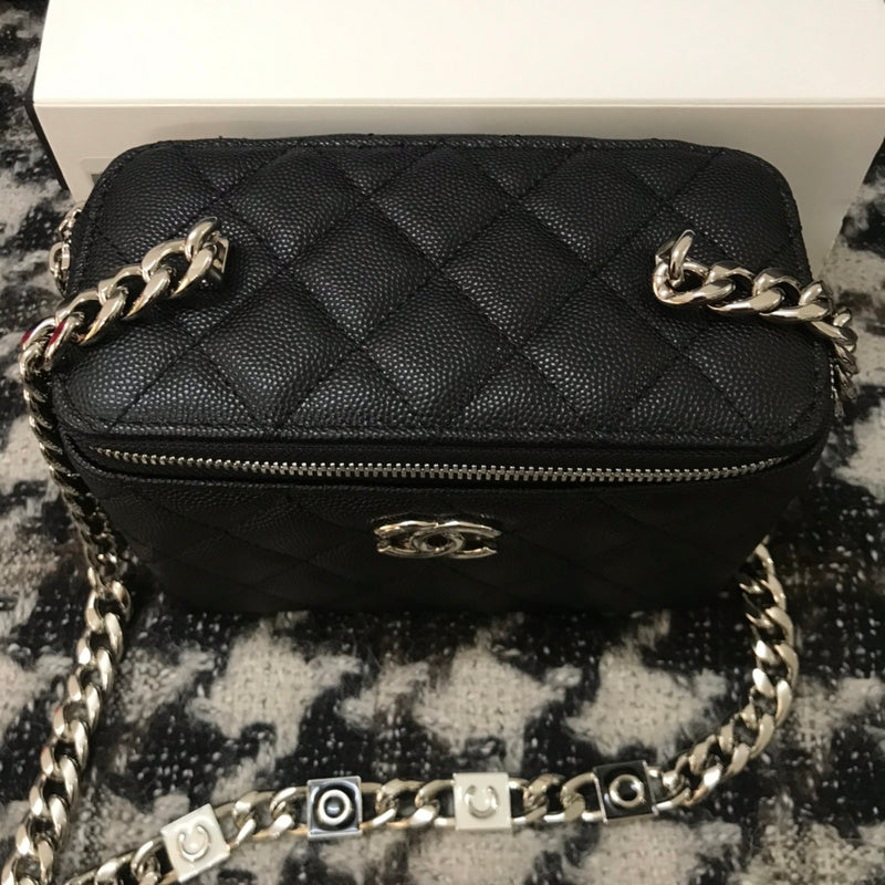  women's handbag, versatile design, view 2