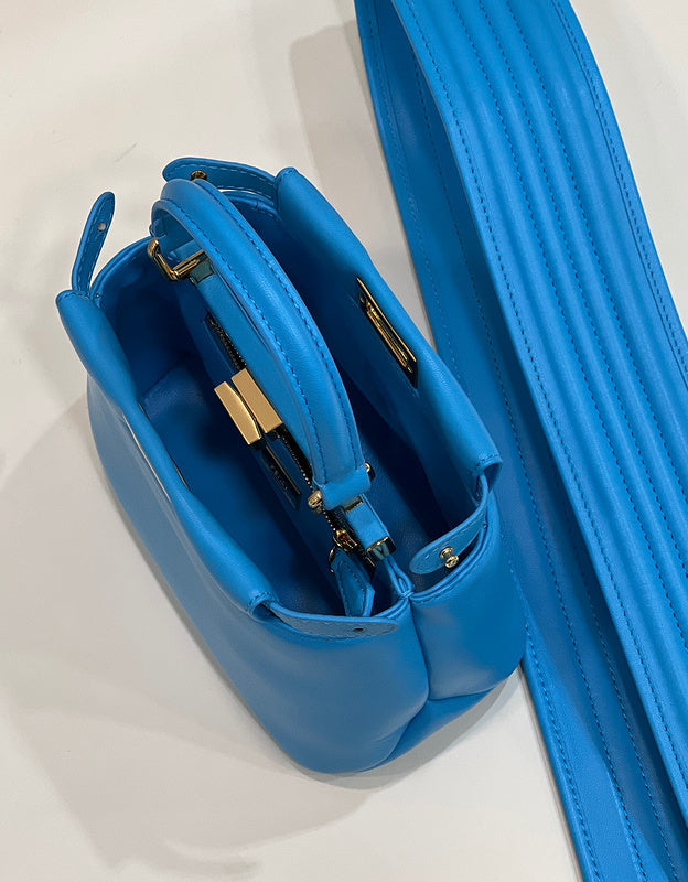 Ziva's Charm handbag – detail view (22cm*9cm*15cm)