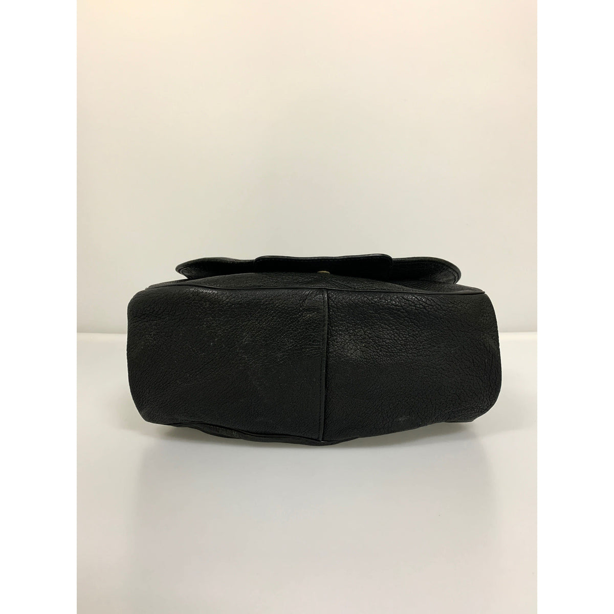 Sorantoria2 elegant leather Crossbody Bag back view