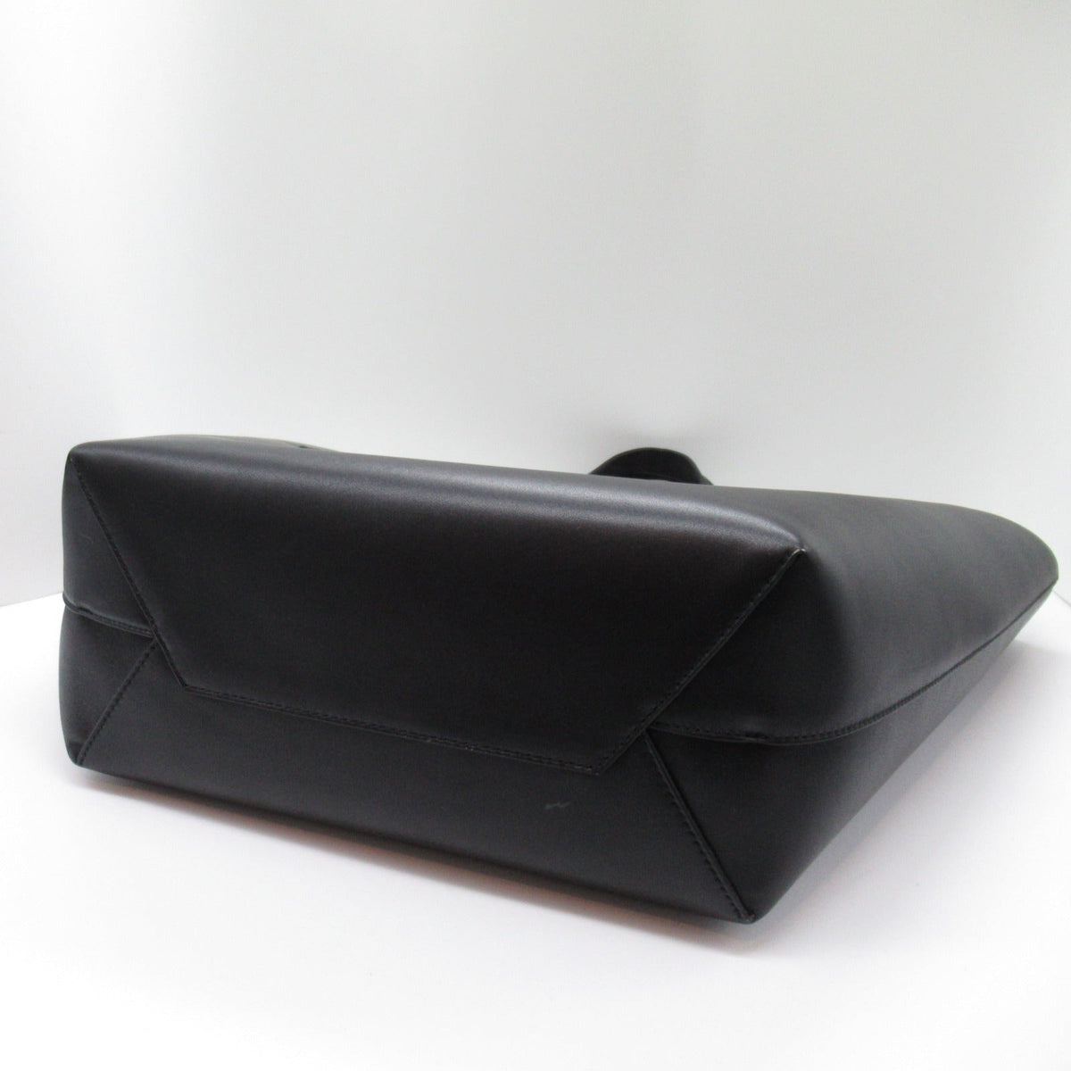 Sorvontix elegant leather Luxury Bag close-up detail