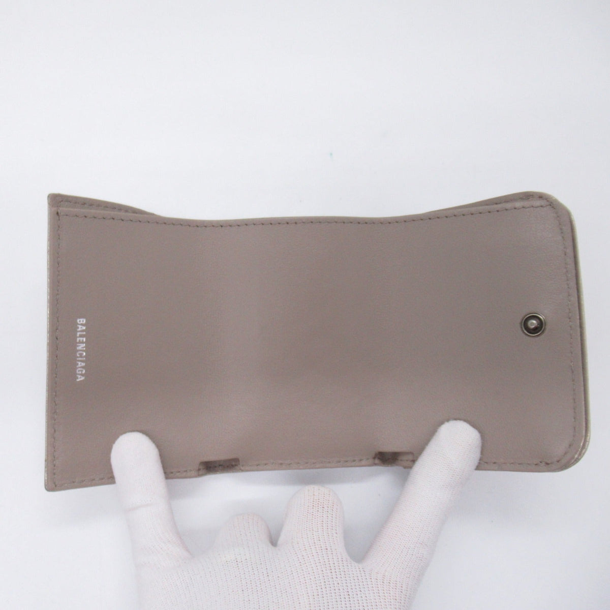 Nocturis elegant leather Luxury Item close-up detail