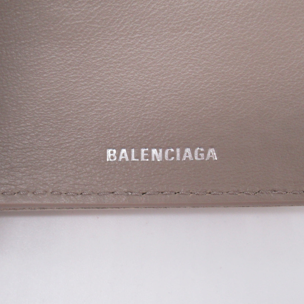 Solventis2 elegant leather Luxury Item flat lay view