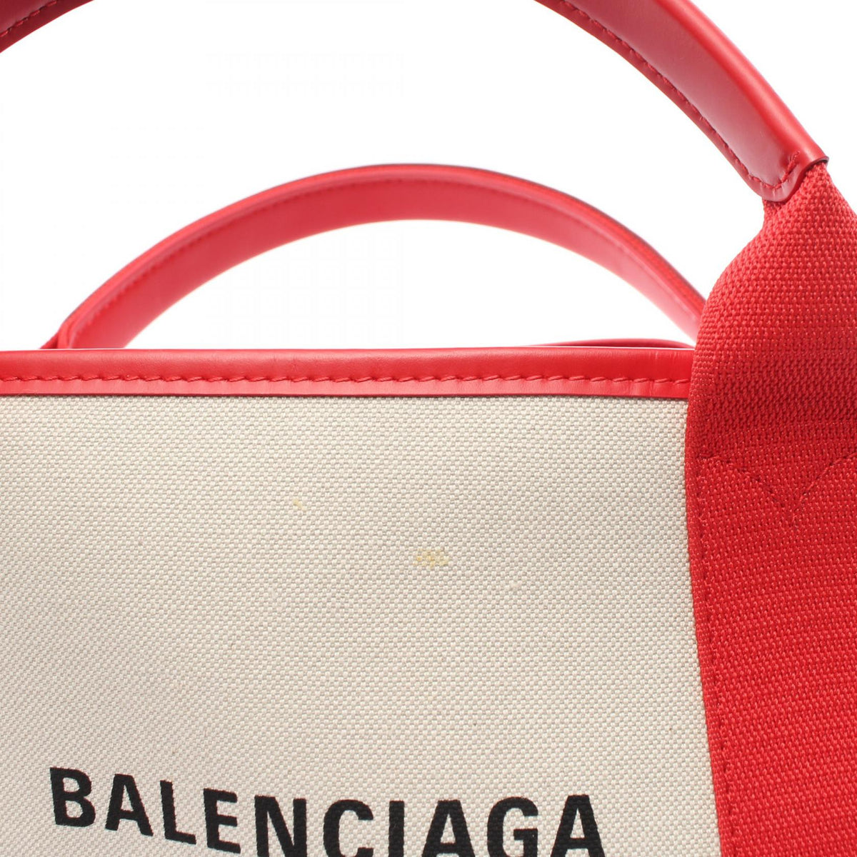 Belvontis elegant leather Luxury Bag close-up detail