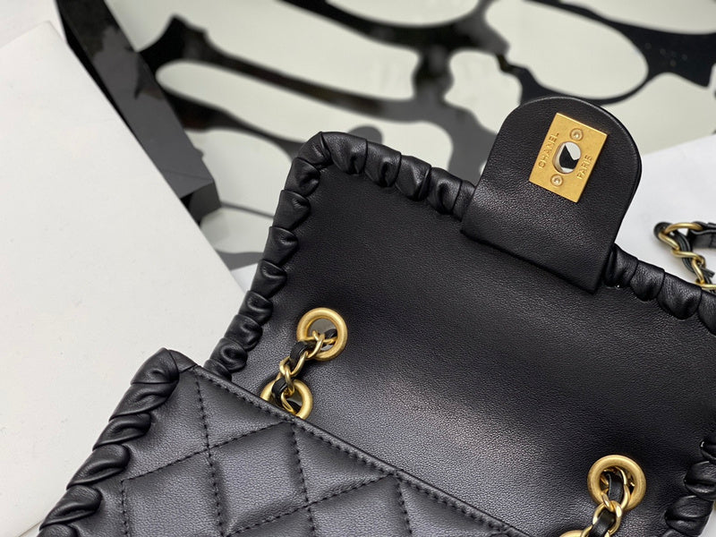  women's handbag, versatile design, view 3
