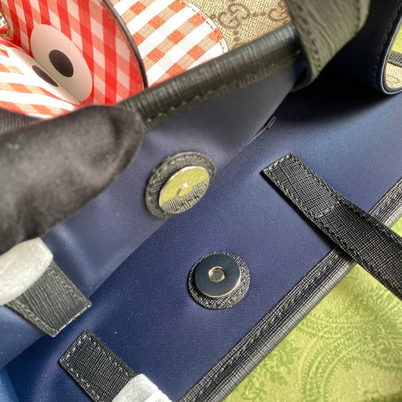 Close-up detail of elevated refined women's handbag – women's everyday handbag