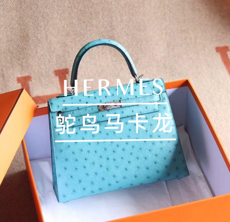 Effortless handbag styled for everyday wear