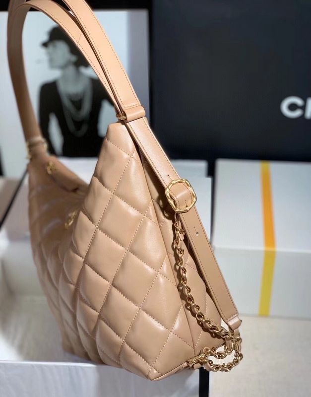  women's handbag, spacious design, view 5