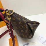 Handle and strap detail of sleek classic women's handbag – women's premium purse