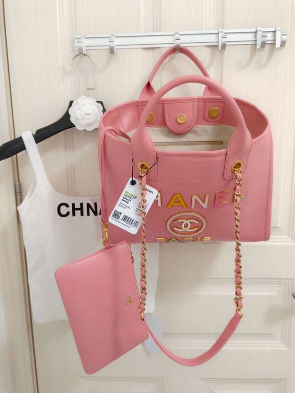 Zivas Charm Everyday Sophistication Designer Handbag (Effortless Style Upgrade) – Close-Up Detail