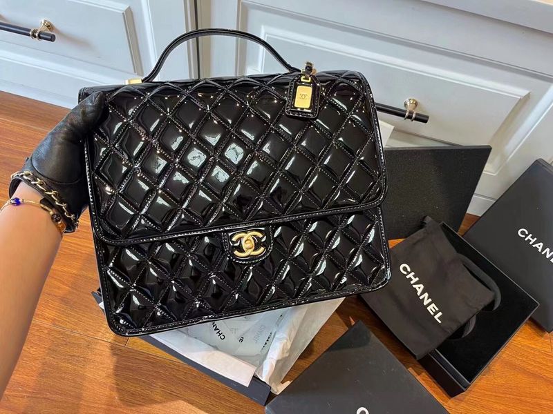 Zivas Charm Chic Craftsmanship Designer Handbag (Elevated Daily Companion) – Angled View