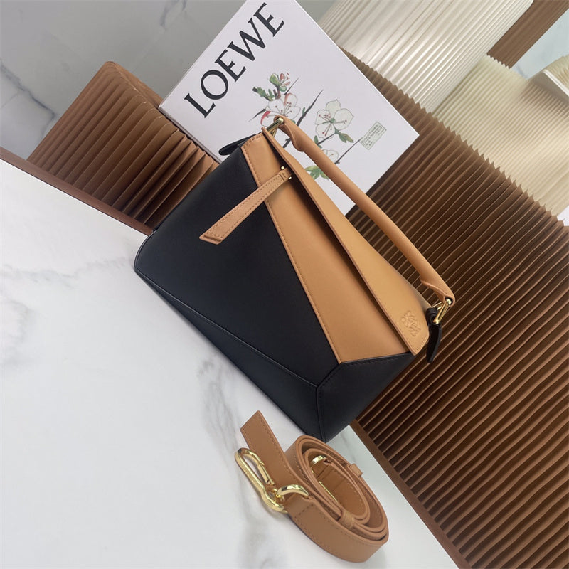 Ziva's Charm handbag – full view (24cm*16cm*10cm)