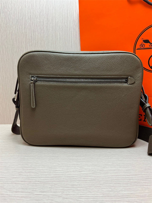 Signature everyday bag front view 19