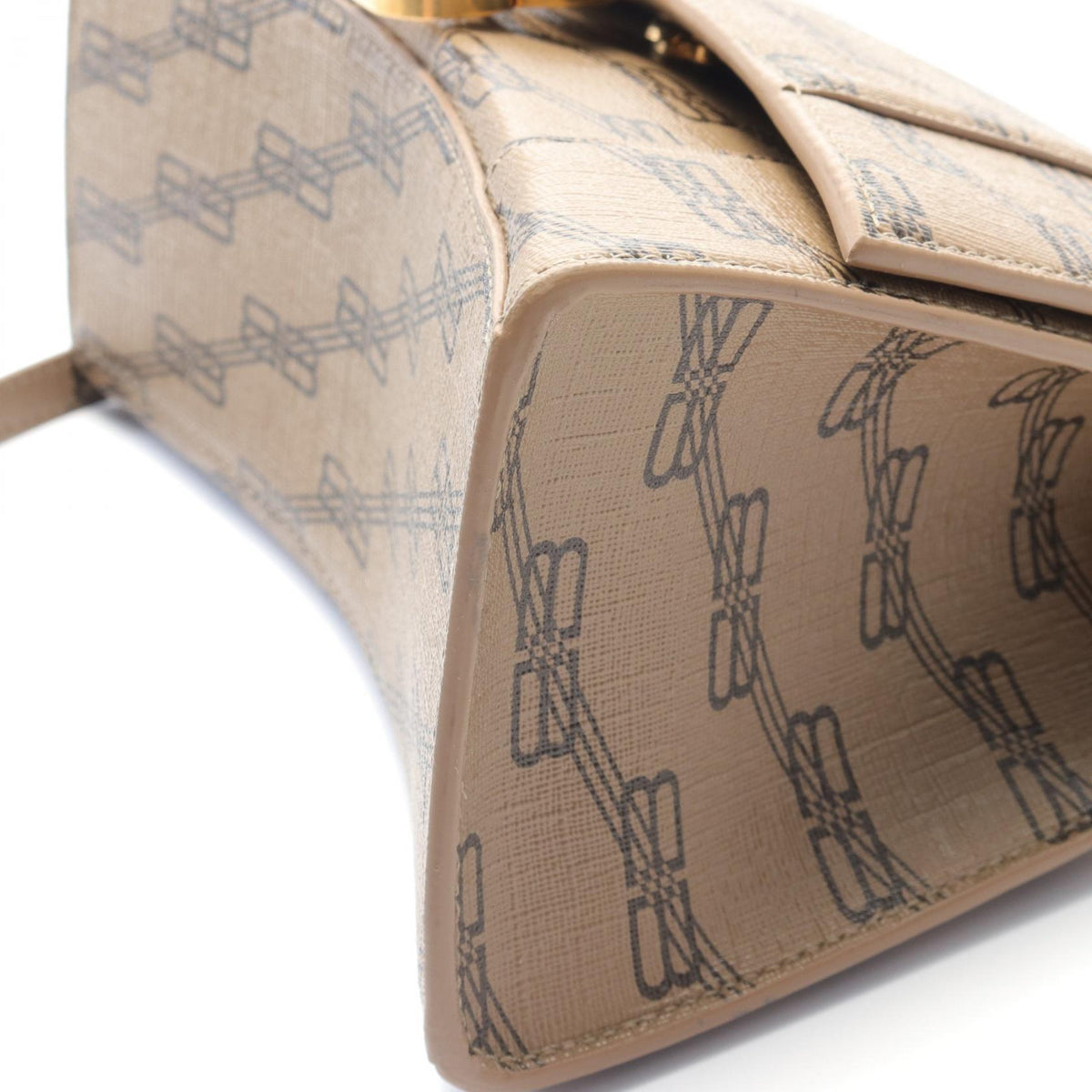 Morvantix elegant leather Luxury Bag close-up detail