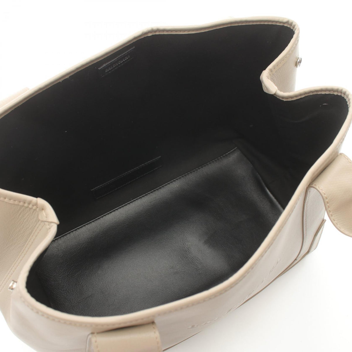 Velvaris2 elegant leather Luxury Bag back view