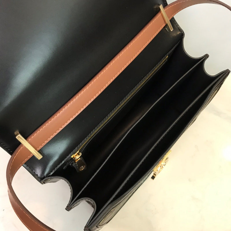 Ziva's Charm handbag – product shot (one versatile size)