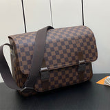  streamlined everyday bag styled with outfit