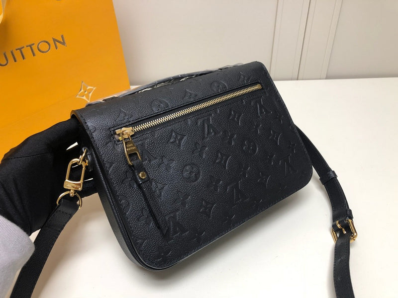 Close-up detail of statement premium women's handbag – women's luxury accessory
