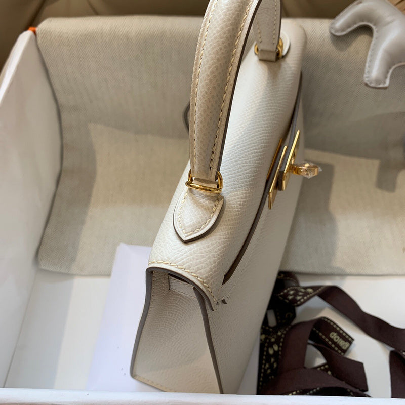 Elegant handbag styled for everyday wear