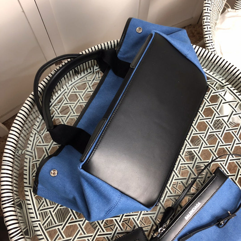 Interior view of premium classic women's handbag – women's statement bag