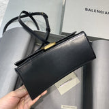 Effortless Vegan Leather Handbag - Everyday Elegance | Women's Everyday Carry Handbag #669 - hardware and detail close-up (image 5) of designer-inspired handbag