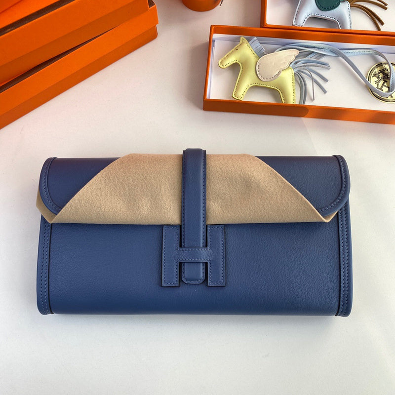 Interior view of classic premium bag