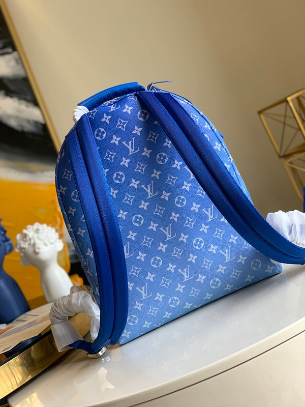 Back view of sleek premium women's handbag – women's designer-style accessory