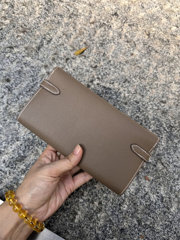 Side view of everyday-ready structured handbag