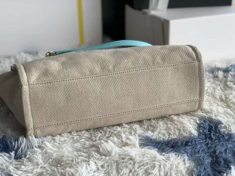 Zivas Charm Sleek Silhouette Everyday Handbag (Considered Detail & Form) – Back View