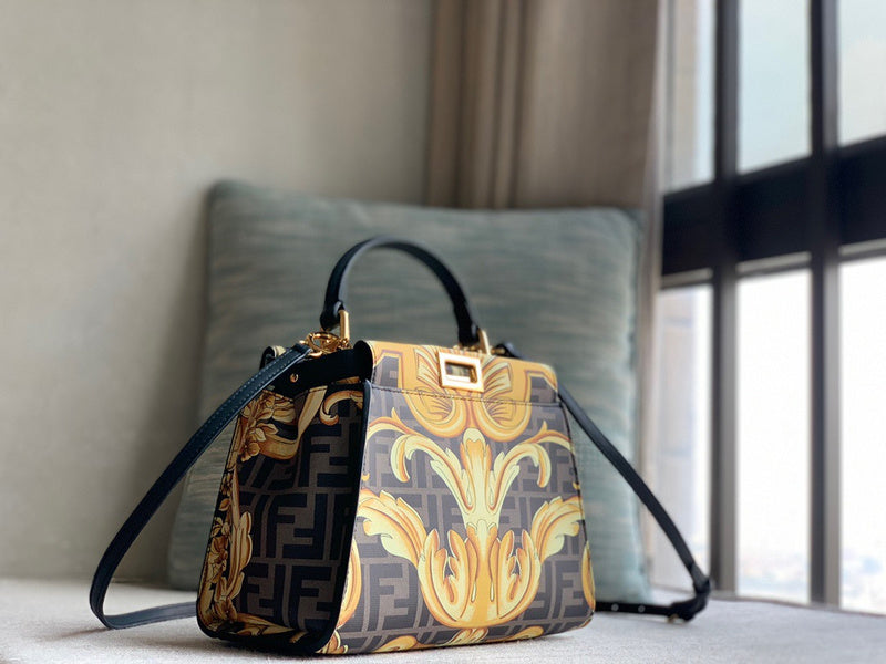 Ziva's Charm handbag – detail view (23cm*17cm*10cm)