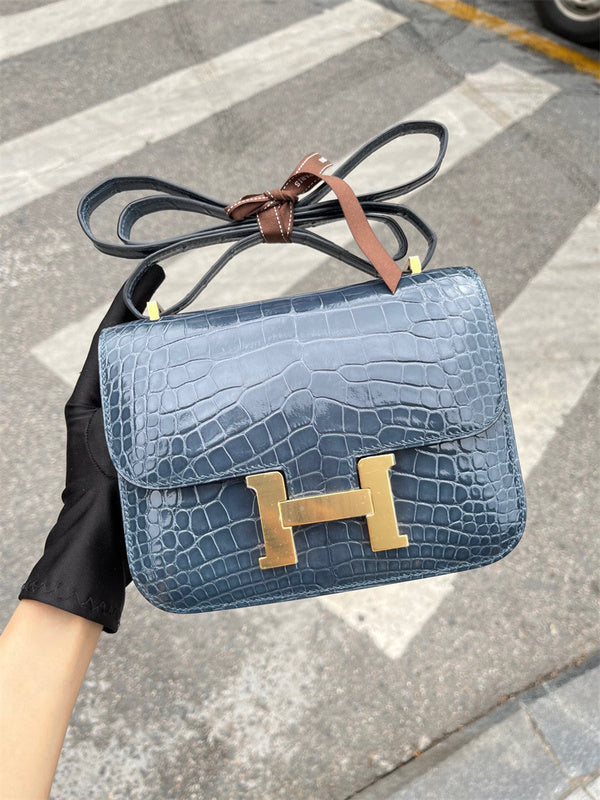  Curated satchel front view 13