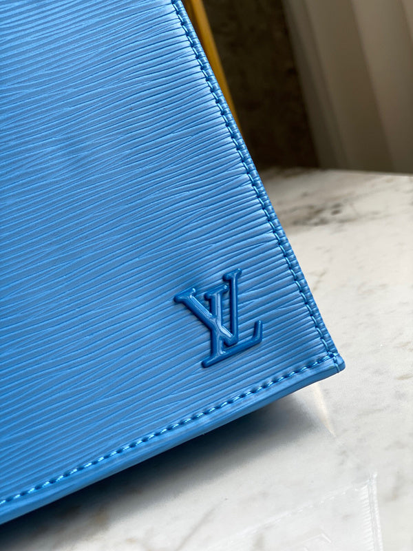 Close-up detail of modern statement women's handbag – women's everyday handbag