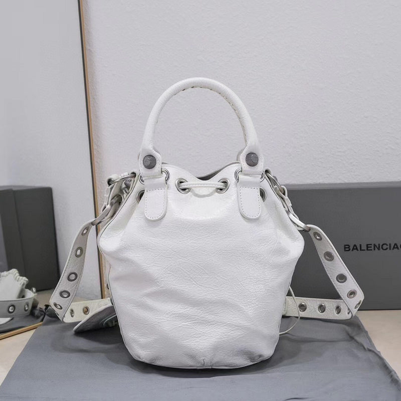 Zivas Charm Versatile Design Statement Handbag (Timeless Wardrobe Addition) – Lifestyle Shot 6