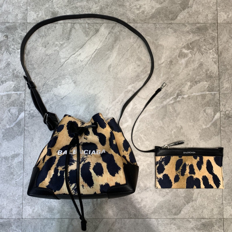 Modern Faux Leather Handbag - Chic Everyday Appeal | Women's Fashion Handbag #641 - side angle view (image 2) of designer-inspired handbag