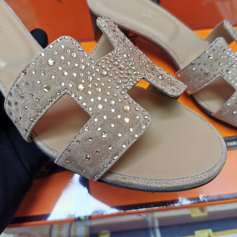 Hermes sandals Style 143 - logo and branding close-up