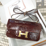  Tailored carryall bag front view 7