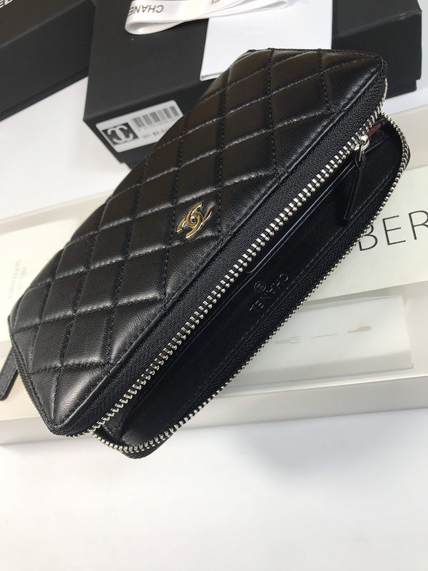 Zivas Charm Streamlined Design Everyday Handbag (Elevated Accessory Essential) – Close-Up Detail