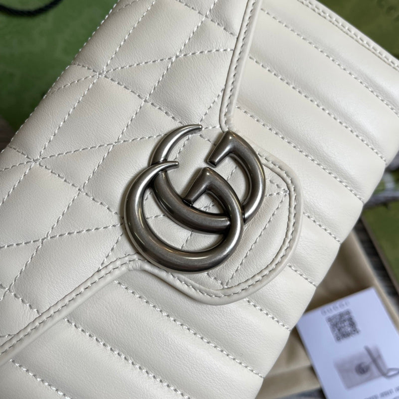 Handle and strap detail of sleek classic women's handbag – women's luxury accessory