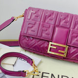 Ziva's Charm handbag – close-up view (Standard Size)