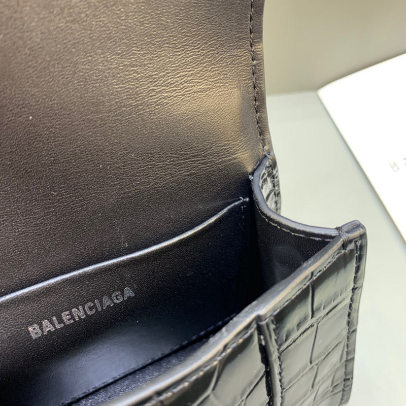 Structured Premium PU Leather Handbag - Polished Finish | Women's Designer-Inspired Purse #501 - texture close-up (image 9) of designer-inspired handbag