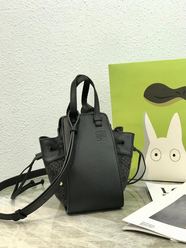 Ziva's Charm handbag – interior view (19.5cm*17cm*11cm)