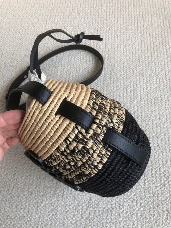 Ziva's Charm handbag – carry view (20cm*19cm*11cm)